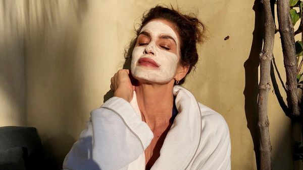 Foto: Tampang Kocak Selebriti saat Pakai Masker, Masih Cantik?