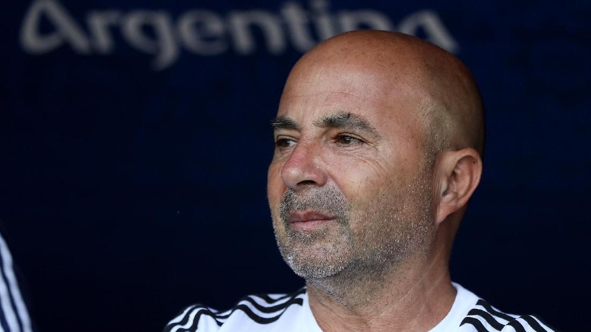 Jorge Sampaoli bukan lagi pelatih Argentina. (Foto: Kevin C. Cox/Getty Images)