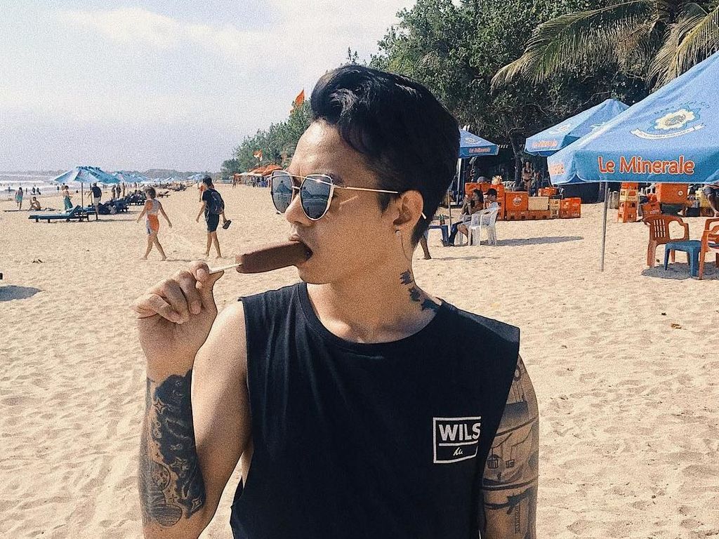 Sebelum Mundur, Reza Oktovian Raup Ratusan Juta Per Bulan dari YouTube Sebelum Mundur, Reza Oktovian Raup Ratusan Juta Per Bulan dari YouTube