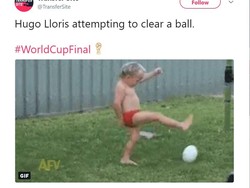 Saat Prancis unggul 4-1, Lloris salah mengantisipasi saat akan mengamankan bola sehingga bisa dikuasai striker Mario Mandzukic untuk menceploskan bola ke gawang. Foto: Twitter @TransferSite