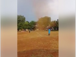 Viral Puting Beliung di Lapangan Bola Depok, Ini Penjelasan BMKG