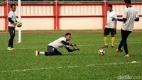 Awan menjalani debut di Timnas pada November 2017. Kala itu, Garuda Muda menghadapi Guyana dalam sebuah pertandingan persahabatan. Sejak itu, Awan konsisten mengisi skuat Merah Putih.