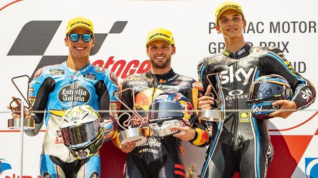 Luca Marini (kanan) finis ketiga pada balapan Moto2 GP Jerman.