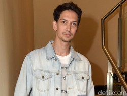 Lagi Naksir Ririn Ekawati, Dimas Beck?