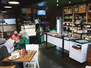 Mau Ngopi Cantik di Bekasi? Mampir Saja ke Coffee Shop Ini Mau Ngopi Cantik di Bekasi? Mampir Saja ke Coffee Shop Ini
