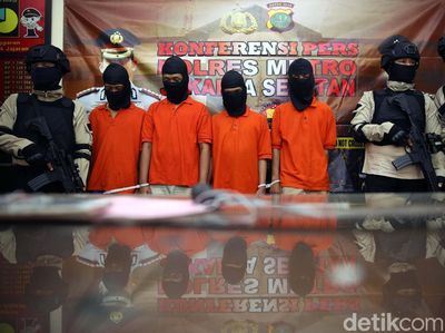 Polisi Tangkap Komplotan Begal Motor di Jagakarsa