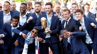 Anggota timnas Prancis nantinya akan menerima penghargaan tertinggi di Prancis, Legion dHonneur. Foto: Philippe Wojazer/Reuters