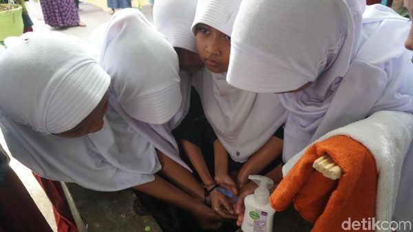 Harus Tahu Nih, Cuci Tangan yang Benar Ternyata Ada Teorinya