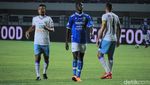 Persib Bungkam Persela di GBLA