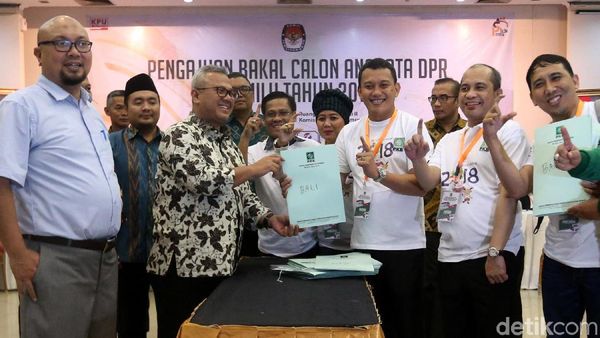 Berkaus Asian Games, PKB Serahkan Daftar Bacaleg ke KPU