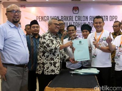 Berkaus Asian Games, PKB Serahkan Daftar Bacaleg ke KPU