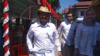 Gaya Nyentrik Daeng Aziz Bos Kalijodo Daftar Caleg Gerindra