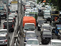 Risiko yang Mengintai Truk Kelebihan Muatan