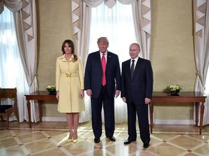Bertemu Putin, Melania Trump Stylish Pakai Coat Rp 53 Juta