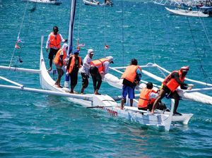 Serunya Wisata Bahari dan Olahraga di Sandeq Race Festival