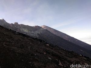 Gunung Slamet Berstatus Waspada, Ini Imbauan Buat Pendaki
