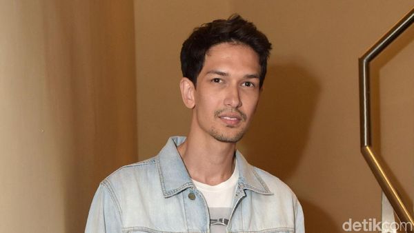 Sstt..Si Tampan Dimas Beck Ternyata masih Sendiri Lho!