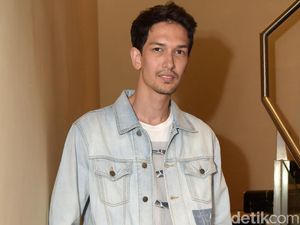 Sstt..Si Tampan Dimas Beck Ternyata masih Sendiri Lho!