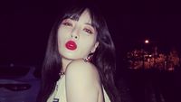 Si Seksi Hyuna yang Buka Baju di Atas Panggung