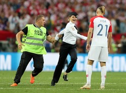 Terobos Final Piala Dunia, Anggota Pussy Riot Dipenjara 15 Hari