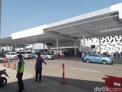 Viral Penumpang Taksi Dihadang di Bandara Semarang, Ini Kata TNI AD
