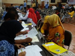 Sore Hari Terakhir, Baru Enam Partai Daftar Caleg ke KPU Jabar