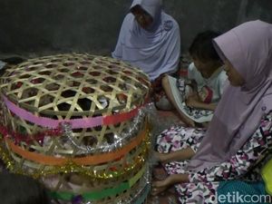 Tentang Tedak Sinten, Tradisi Jawa yang Mulai Terlupakan
