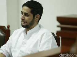 Suami Dhawiya Sembunyikan Sabu di Jam Tangan dan Rokok