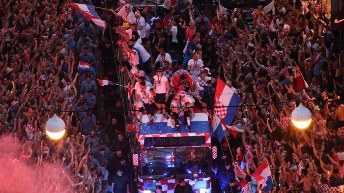 Para pemain Kroasia disambut meriah di Zagreb sepulangnya dari Piala Dunia 2018 (Foto: Marko Djurica/Reuters) Para pemain Kroasia disambut meriah di Zagreb sepulangnya dari Piala Dunia 2018 (Foto: Marko Djurica/Reuters)
