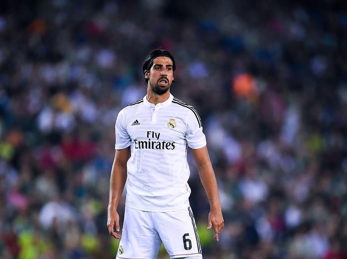 BARCELONA, SPAIN - OCTOBER 29:  Sami Khedira of Real Madrid CF looks on during the Copa Del Rey Round of 32 first leg match at Power8 Stadium on October 29, 2014 in Barcelona, Spain.  (Photo by David Ramos/Getty Images)