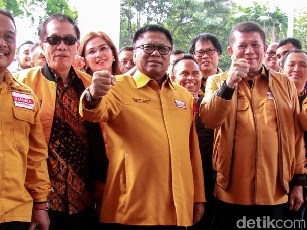 OSO Antar Hanura Daftar Bacaleg ke KPU