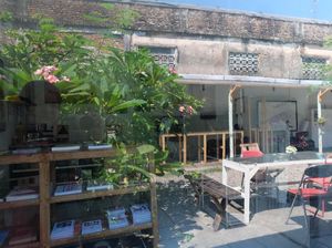 Nobar di Ruang Balai RW, Cara MES 56 Dekatkan Seni pada Publik