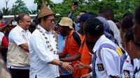 Blusukan Menkominfo Tinjau Palapa Ring di Puncak Jaya