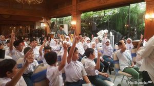 Keseruan Anak-anak Saat Kunjungi Perpusatakaan Habibie & Ainun