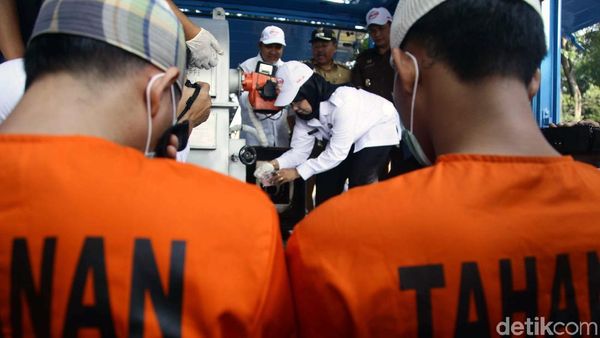 Wakil Wali Kota Jakarta Utara Musnahkan Barang Bukti Narkoba