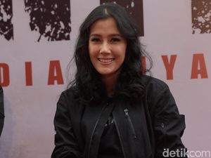 Nikmati Momen Jadi Ibu, Ardina Rasti Belum Kepikiran Balik ke Dunia Hiburan Nikmati Momen Jadi Ibu, Ardina Rasti Belum Kepikiran Balik ke Dunia Hiburan