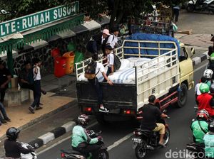 Jangan Ditiru, Aksi Bocah SMP ini bak Koboi Jalanan