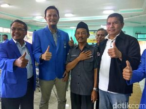 Siap Tinggalkan Karir Sepak Bola, Kurnia Sandi Daftar Caleg PAN Siap Tinggalkan Karir Sepak Bola, Kurnia Sandi Daftar Caleg PAN