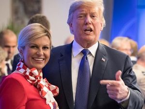 Aneka Gaya Presiden Kroasia Saat Bersama Para Pemimpin Dunia Aneka Gaya Presiden Kroasia Saat Bersama Para Pemimpin Dunia