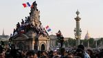 Meriahnya Parade Juara Les Bleus di Paris