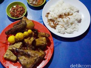 Nasi Uduk Kota Intan : Gurih Nikmat! Nasi Uduk Legendaris di Pasar Baru