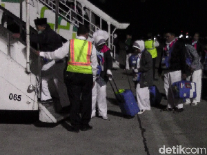 359 Calon Haji Kloter Pertama Embarkasi Solo Sudah Diberangkatkan