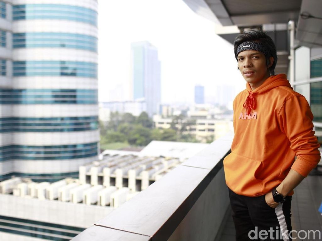 Atta Halilintar Sikat MLI, Roro Fitria Pingsan Dituntut 5 Tahun Atta Halilintar Sikat MLI, Roro Fitria Pingsan Dituntut 5 Tahun