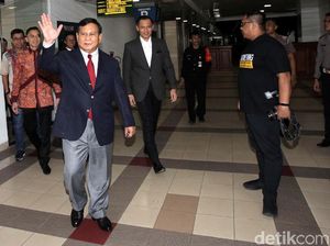 Prabowo Jenguk SBY di RSPAD Prabowo Jenguk SBY di RSPAD