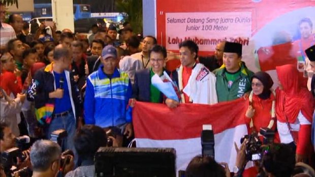 Lalu Zohri saat disambut Menpora RI Imam Nahrawi di Bandara Soekarno Hatta. (