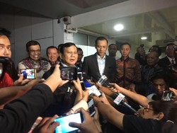 AHY dan Ibas Antar Kepulangan Prabowo Usai Jenguk SBY