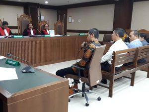 Hakim Tegur Ponakan Rudi Erawan di Sidang: Jangan Bikin Masalah Hakim Tegur Ponakan Rudi Erawan di Sidang: Jangan Bikin Masalah