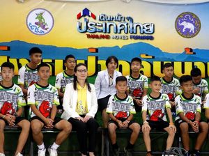 Temui Publik, Remaja yang Selamat dari Gua Thailand: Ini Keajaiban Temui Publik, Remaja yang Selamat dari Gua Thailand: Ini Keajaiban