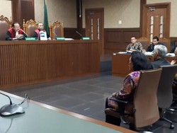 Diah Anggraeni Ngaku Tak Tahu Alasan Review Lelang Proyek IPDN