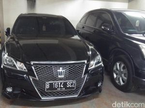Ini 2 Mobil Akil Mochtar yang Dilelang KPK, Berminat?